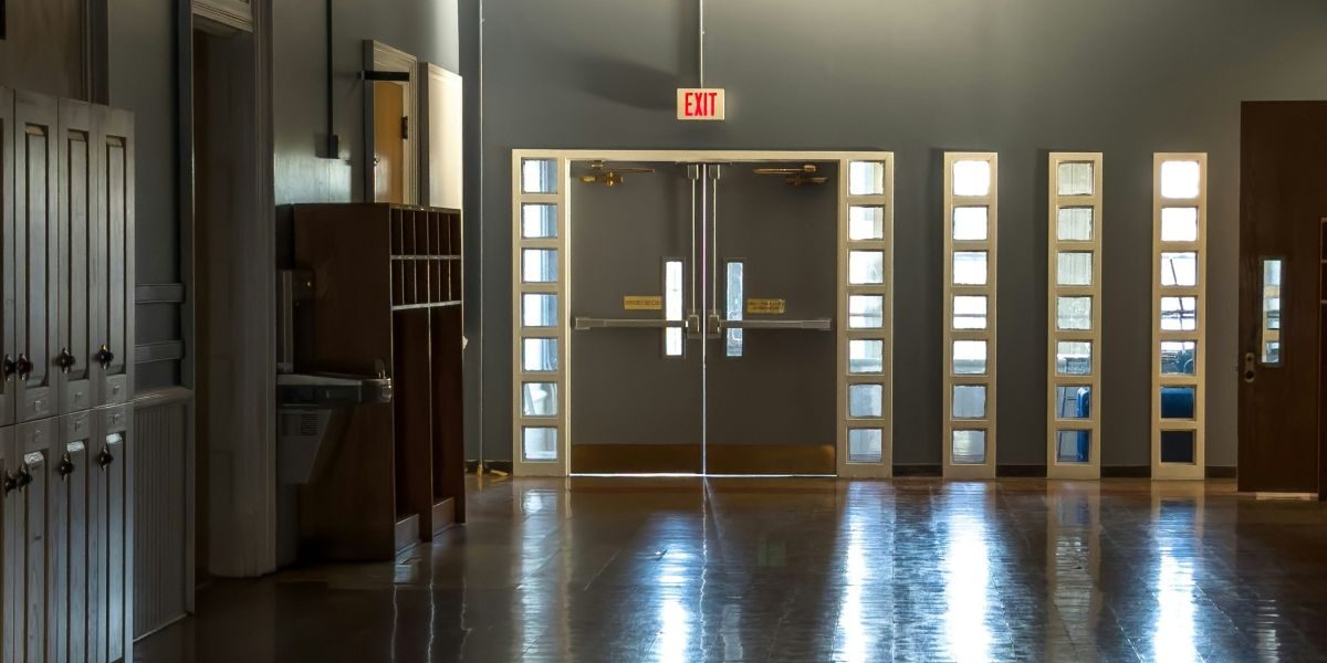 What Do Building Contractors Typically Look for When Selecting a Fire Door Supplier? Insights from YK Door Industry