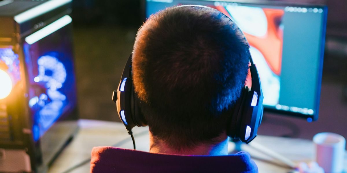 What Is a Fake Close Button and How Dangerous Streaming Sites Use It