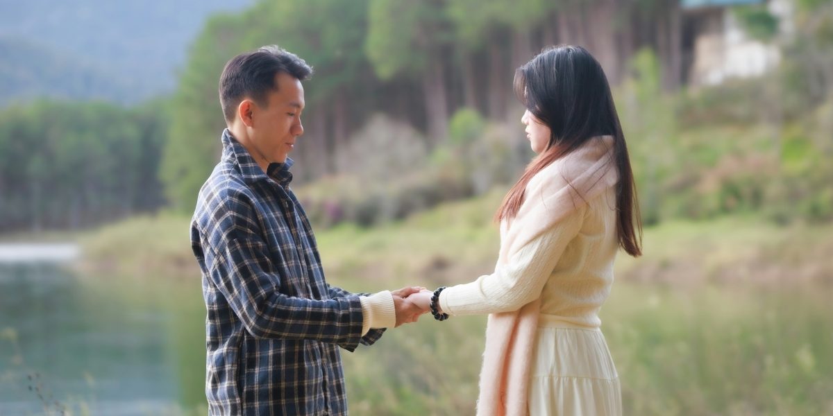 When Should I Start Seeing a Marriage Therapist Near Me?