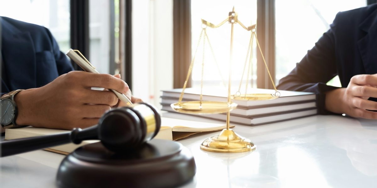 When to Hire a Workers’ Comp Lawyer: Key Legal Guidance