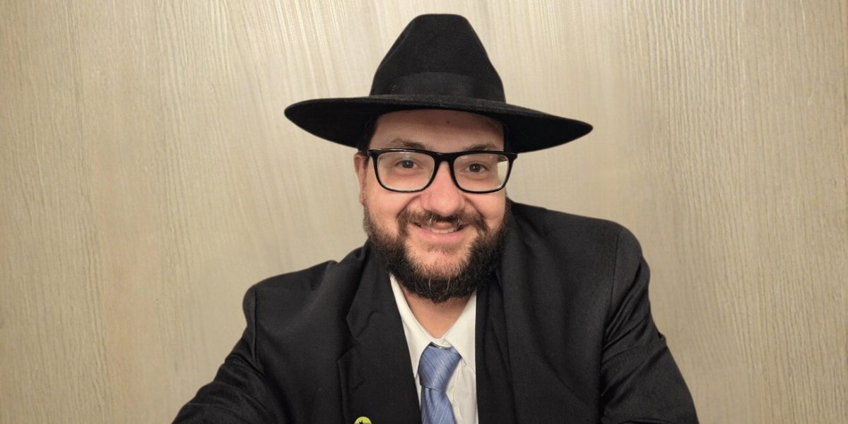 Daniel Sayani Preserves Holocaust Survivor Heritage at Queens' Clearview Jewish Center