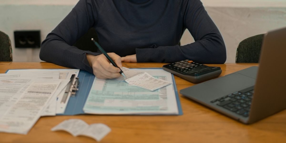 Equity Compensation Strategy: How AE Tax Advisors Helps Tech Professionals Navigate RSUs, ISOs, and Deferred Comp