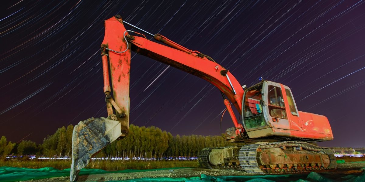 How Contractors Move Oversized Equipment Through Los Angeles Safely