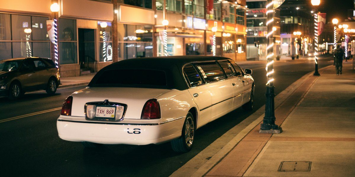 How Boston Limo Service Takes Your Airport Transfers to the Next Level
