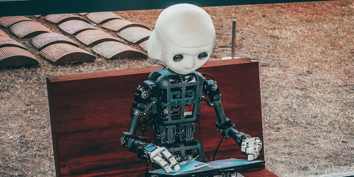 Demystifying the Black Box: How Explainable AI is Building Trust in Machine Learning