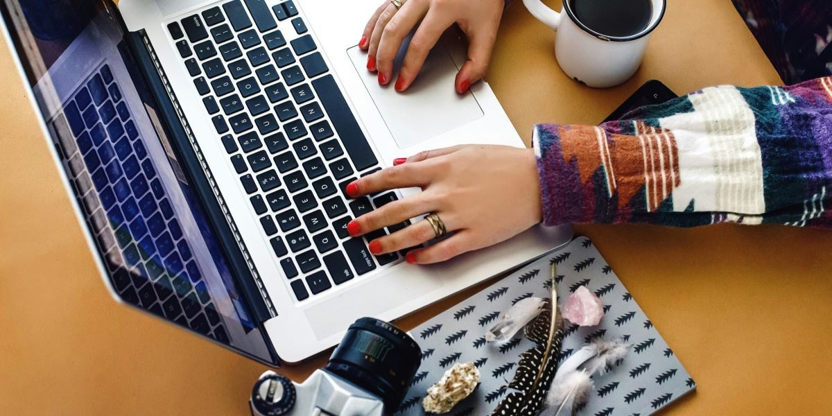 The Pros and Cons of Using a Travel Booking Platform