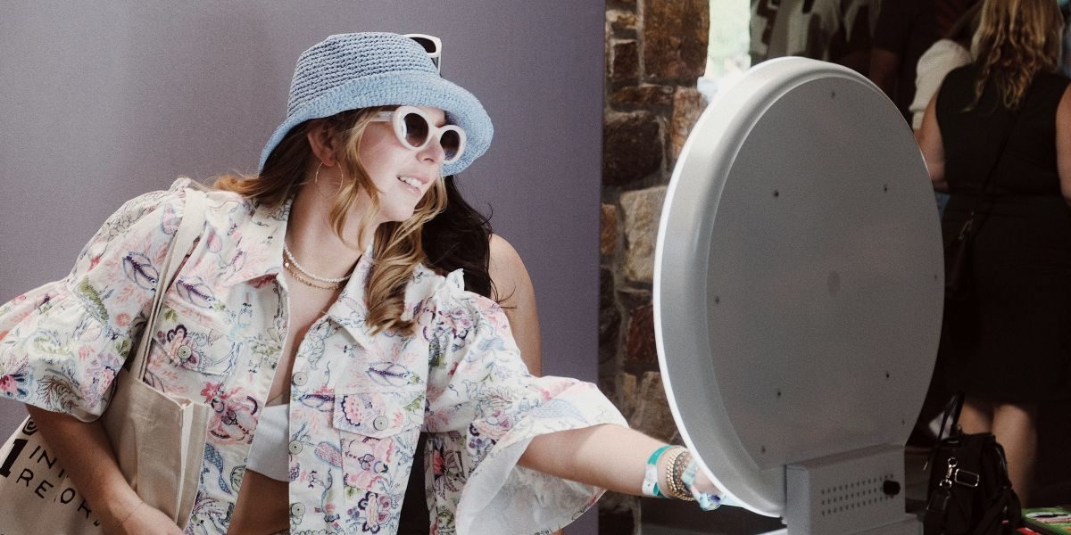 Lucky Shots Brings Photo Booth Rental Services to New York Events with Style and Innovation