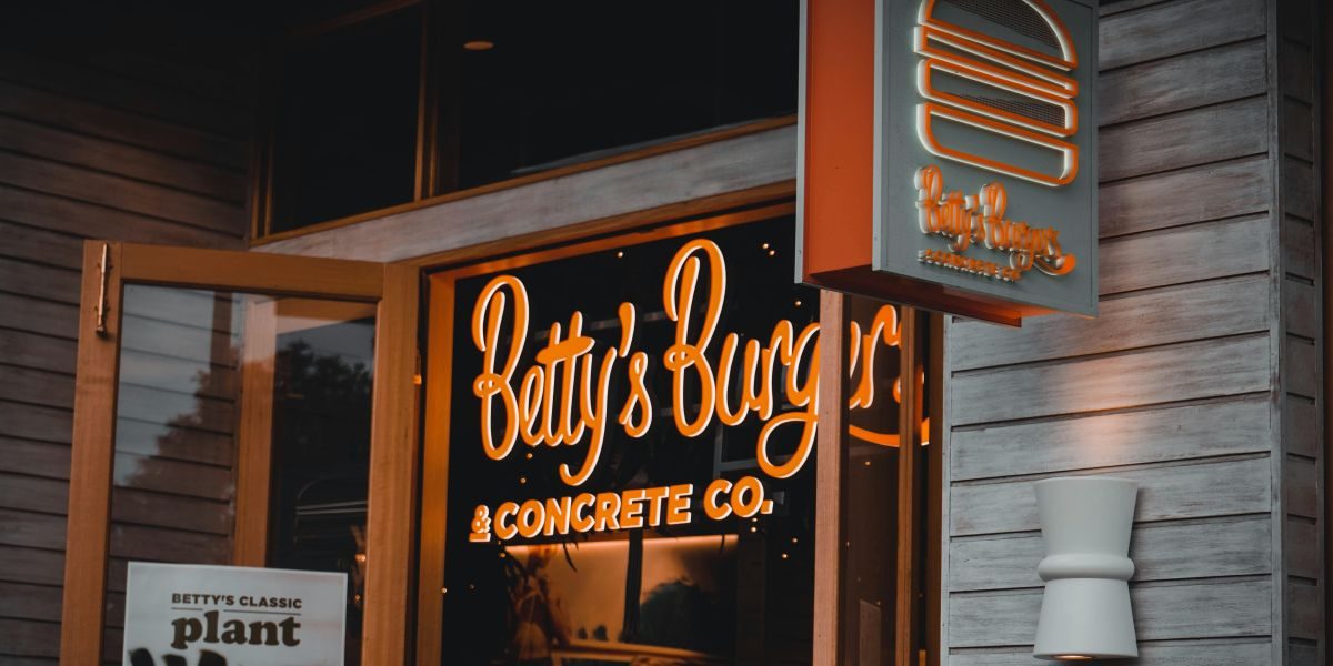 How Signage Can Enhance High-End Architecture – A Guide from a US Signage Specialist