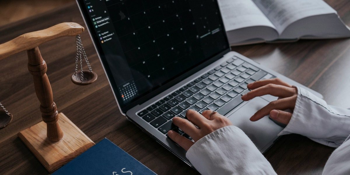 Enhancing Client Acquisition for Law Firms through Digital Strategies