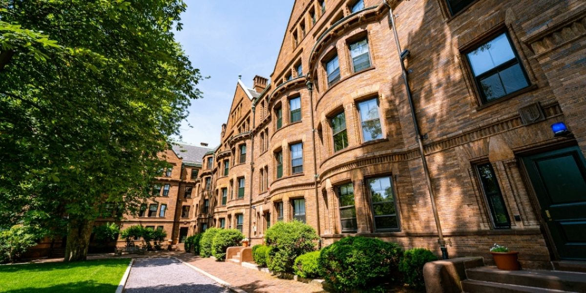 How Students Prepare for Ivy League Applications: Insights and Realities