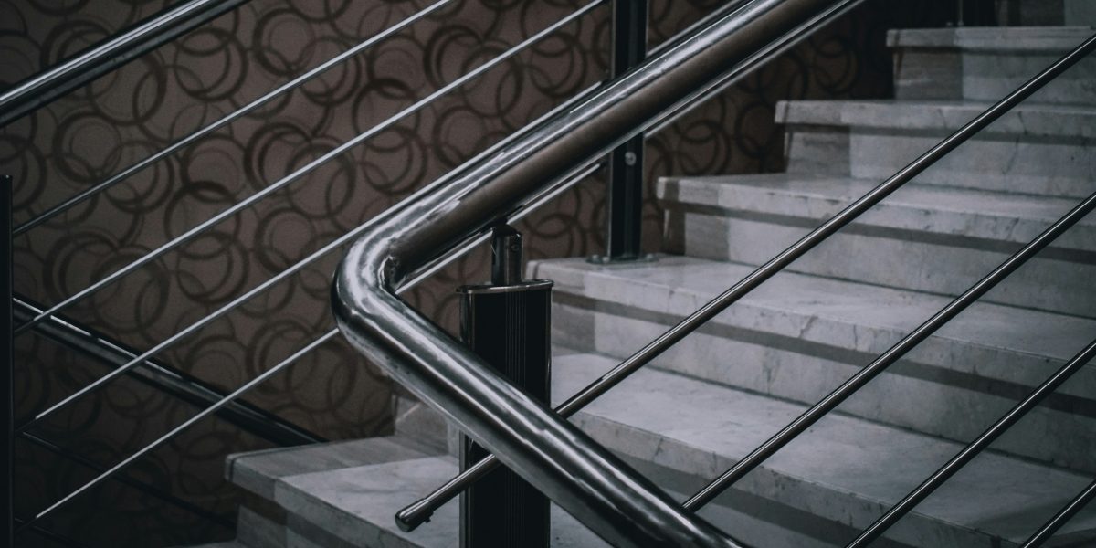 Sleek and Minimalist: Why Choose Horizontal Round Bar Railings for Modern Staircases