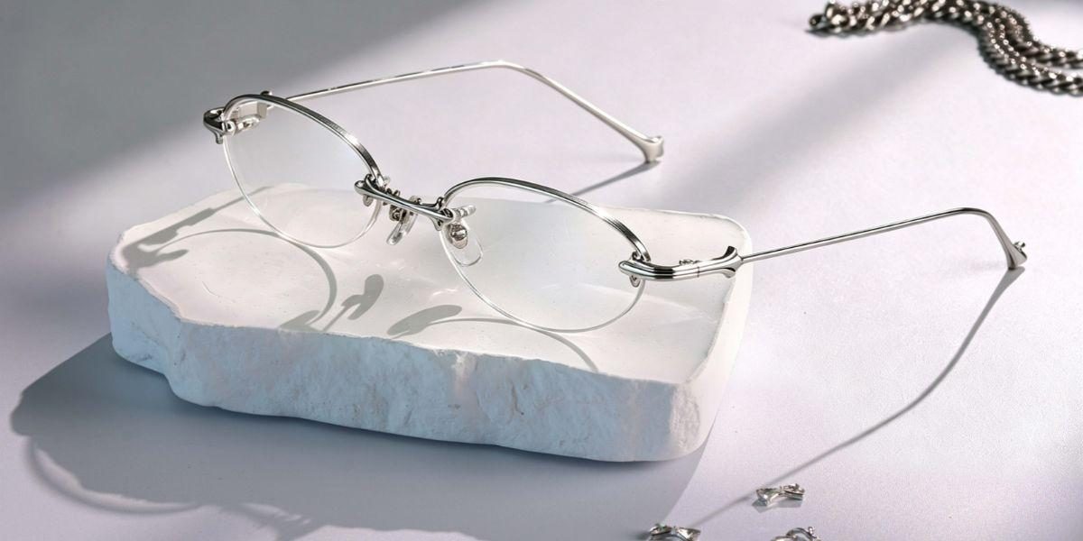 Testing Firmoo and An Editor’s Experience Buying Glasses Online