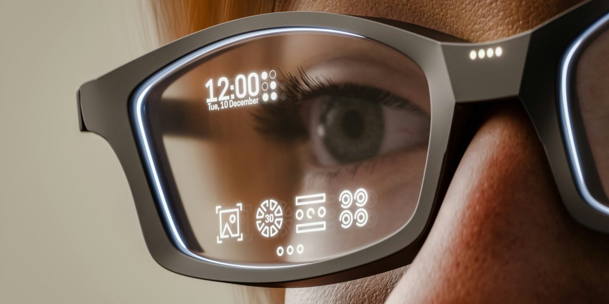 The Growing Role of AI Wearables in Everyday Life, Work, and Digital Communication